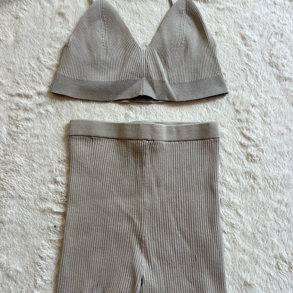 Gray / Cream Ribbed Knit Set - Picture 2 of 4